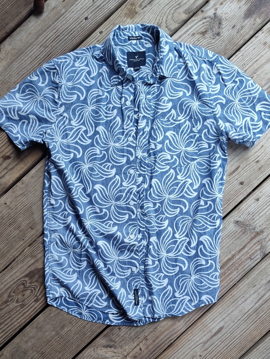 American Eagle Outfitters Other - American Eagle NWOT Blue & White Floral Short-Sleeve Button-Down Shirt